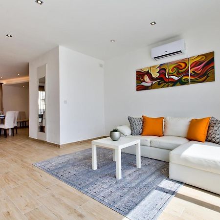 Sliema Duplex Penthouse With Sea Views & Private Terrace By Shortletsmalta Apartment Luaran gambar