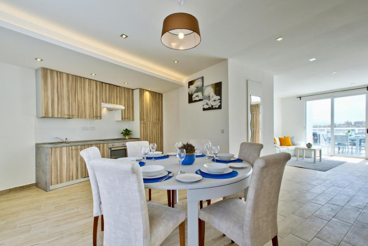Sliema Duplex Penthouse With Sea Views & Private Terrace By Shortletsmalta Apartment Luaran gambar