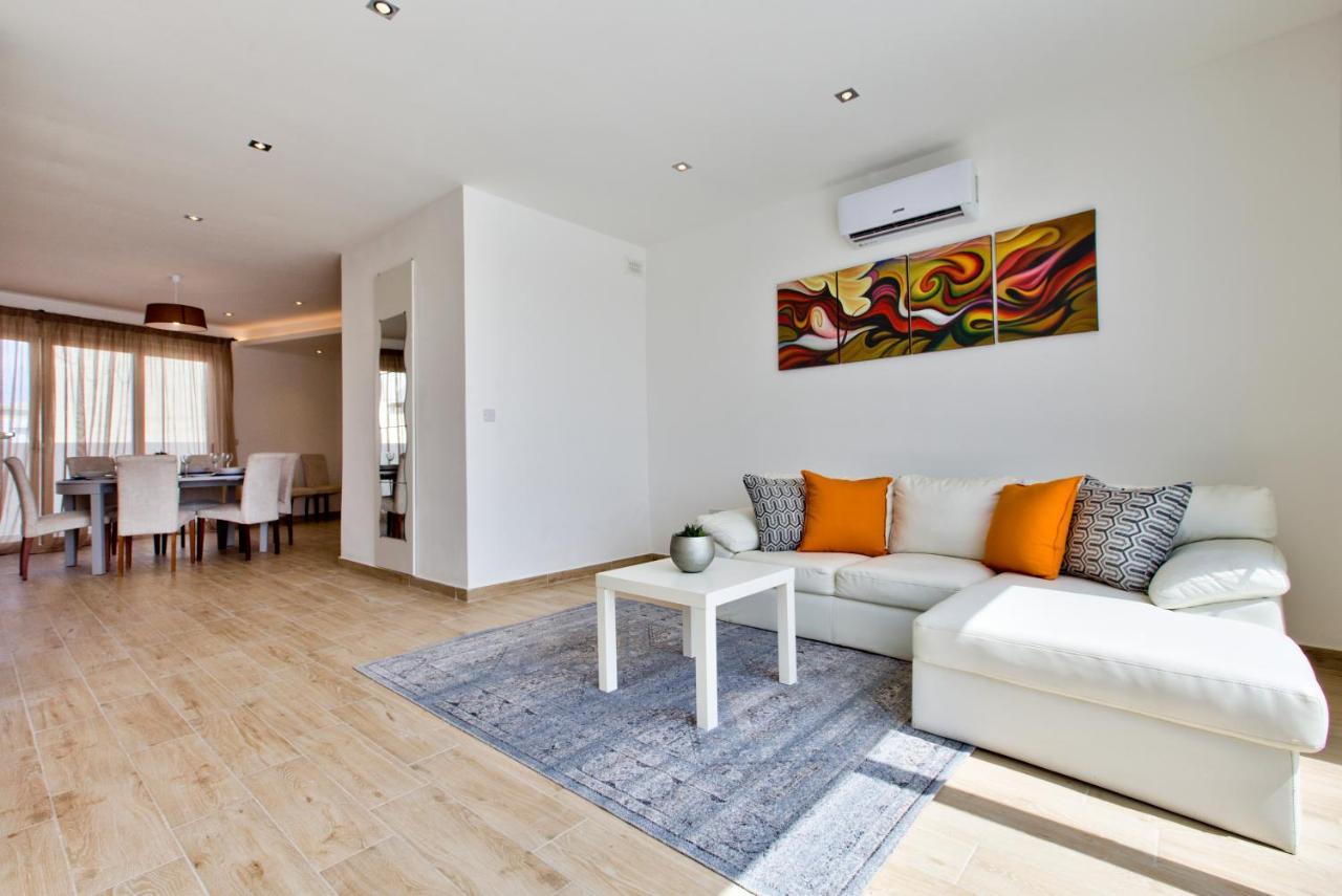 Sliema Duplex Penthouse With Sea Views & Private Terrace By Shortletsmalta Apartment Luaran gambar
