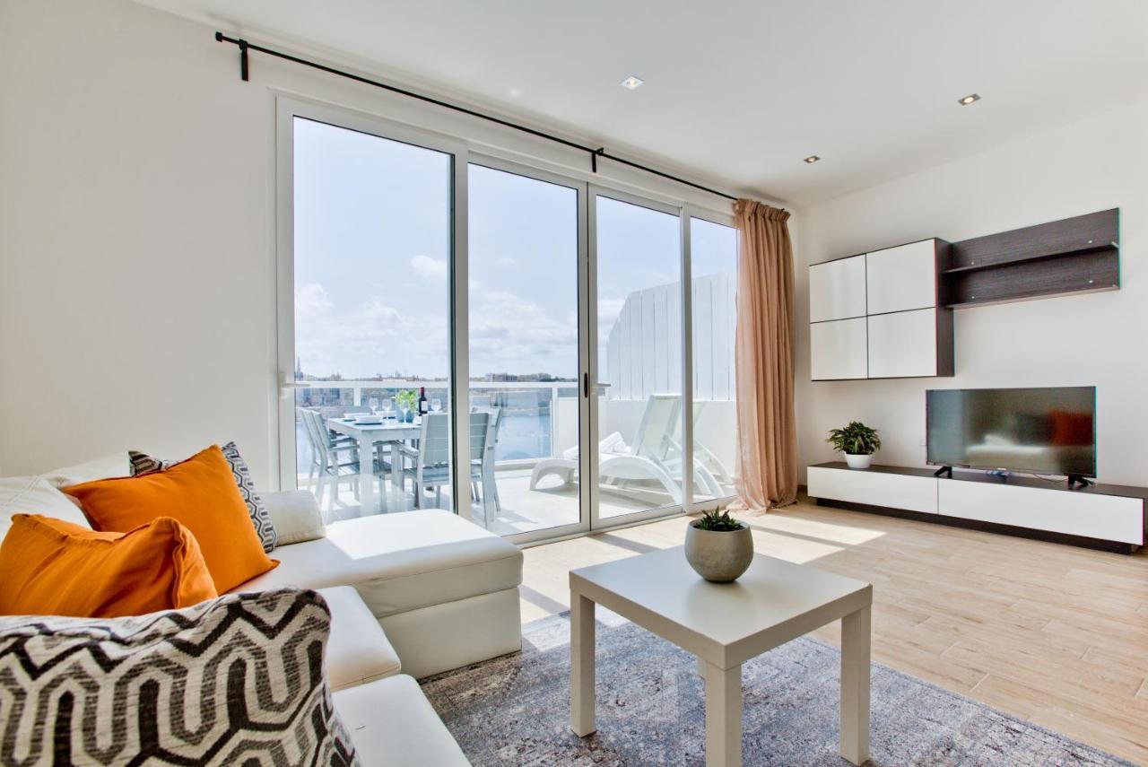 Sliema Duplex Penthouse With Sea Views & Private Terrace By Shortletsmalta Apartment Luaran gambar