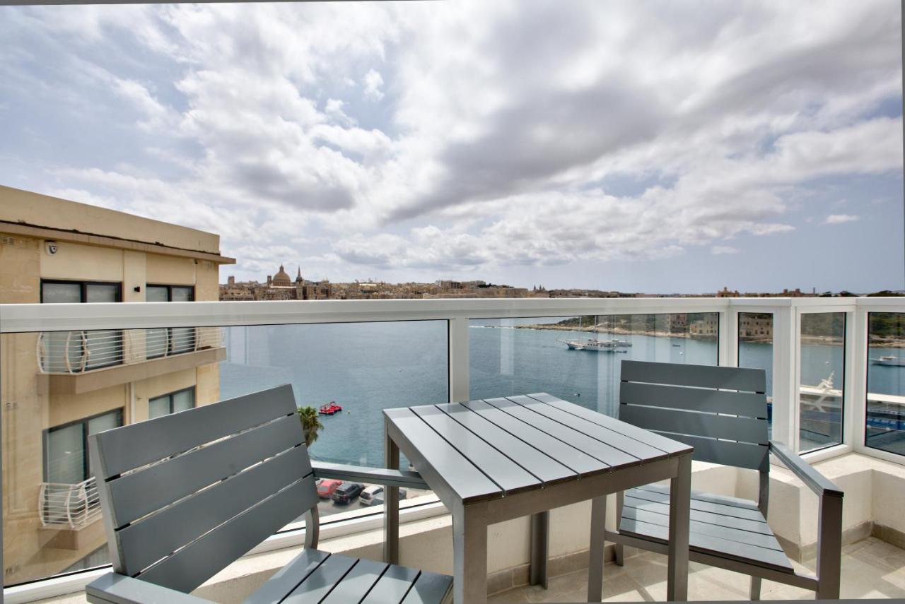 Sliema Duplex Penthouse With Sea Views & Private Terrace By Shortletsmalta Apartment Luaran gambar
