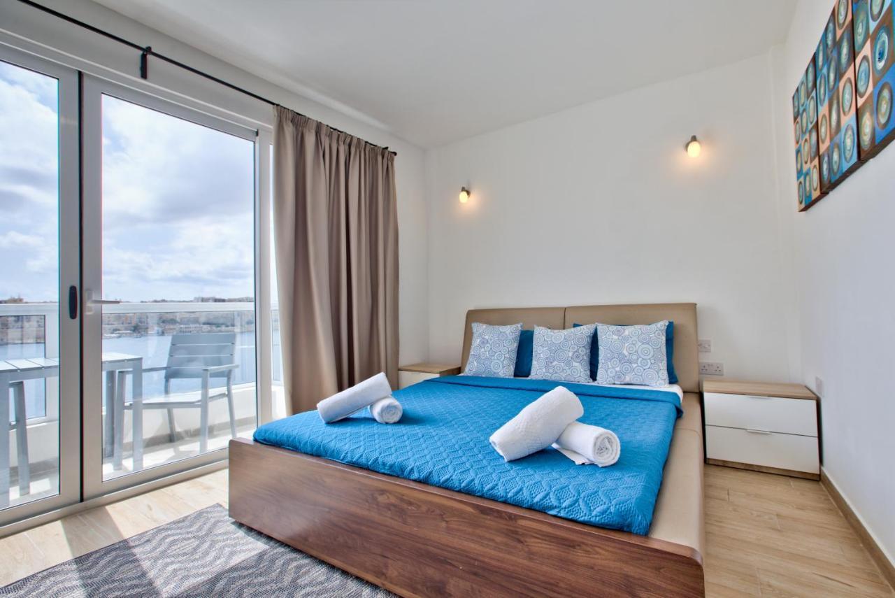 Sliema Duplex Penthouse With Sea Views & Private Terrace By Shortletsmalta Apartment Luaran gambar