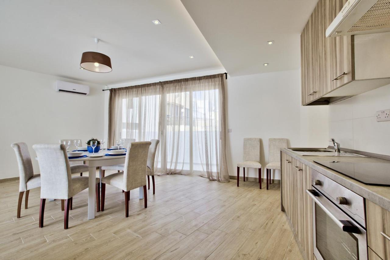 Sliema Duplex Penthouse With Sea Views & Private Terrace By Shortletsmalta Apartment Luaran gambar