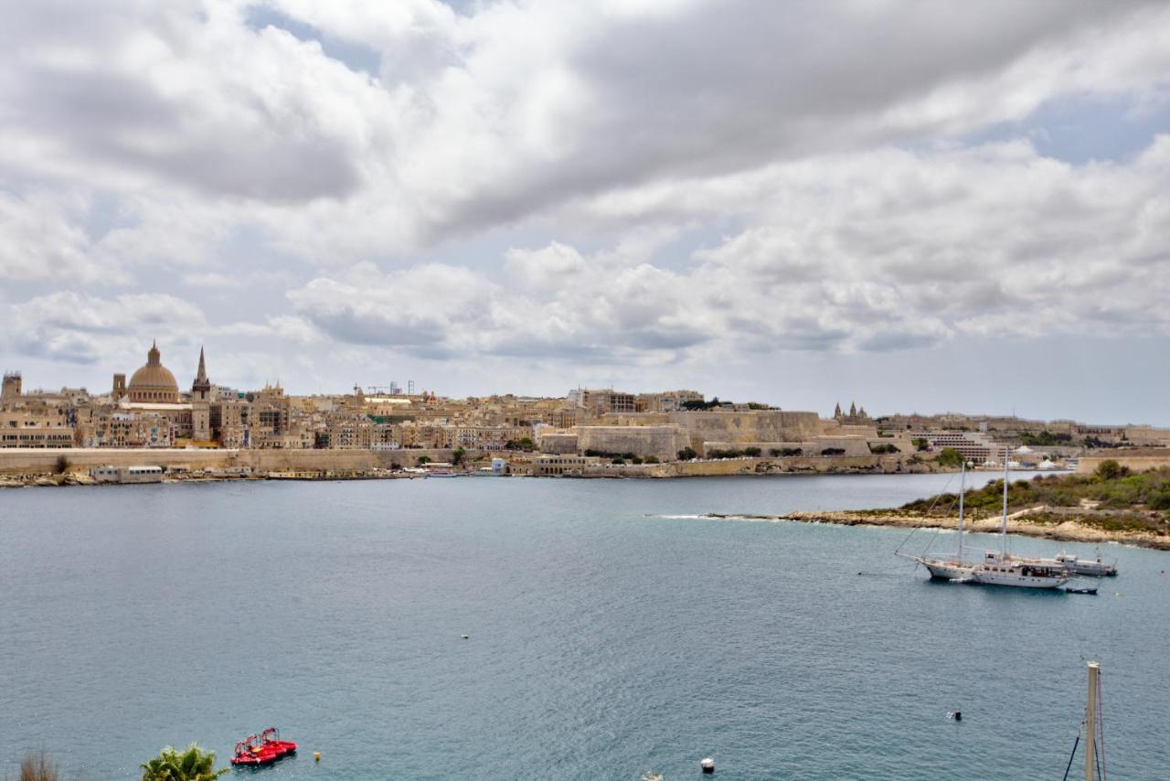 Sliema Duplex Penthouse With Sea Views & Private Terrace By Shortletsmalta Apartment Luaran gambar