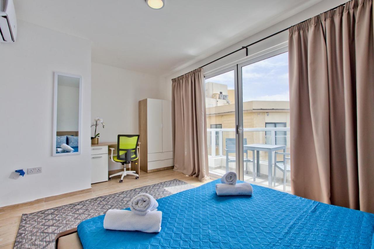 Sliema Duplex Penthouse With Sea Views & Private Terrace By Shortletsmalta Apartment Luaran gambar