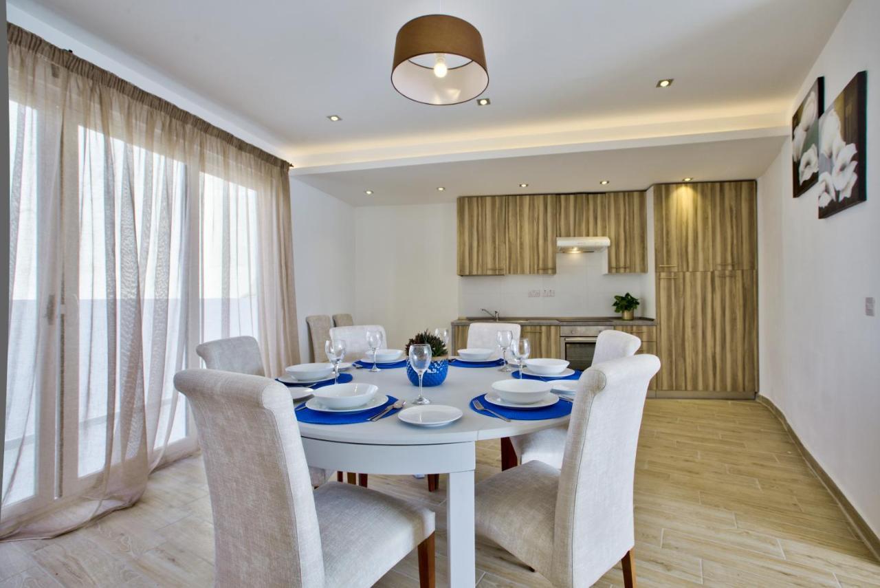 Sliema Duplex Penthouse With Sea Views & Private Terrace By Shortletsmalta Apartment Luaran gambar