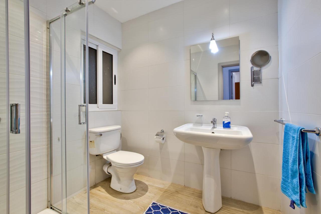 Sliema Duplex Penthouse With Sea Views & Private Terrace By Shortletsmalta Apartment Luaran gambar
